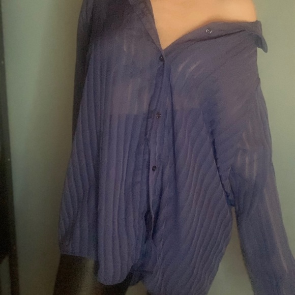 Pretty little thing blouse - Picture 2 of 4